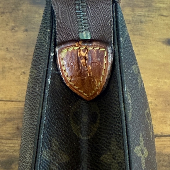 Louis Vuitton Toiletry 26 Pouch - Picture 4 of 8